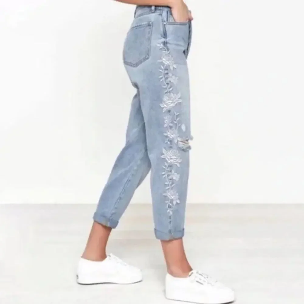 PacSun Distressed Embroidered High Rise Mom Jeans - Picture 2 of 9